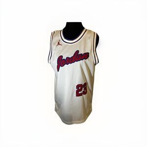 Michael Jordan Number 23 Jersey Size Large White #23 Basketball Jersey